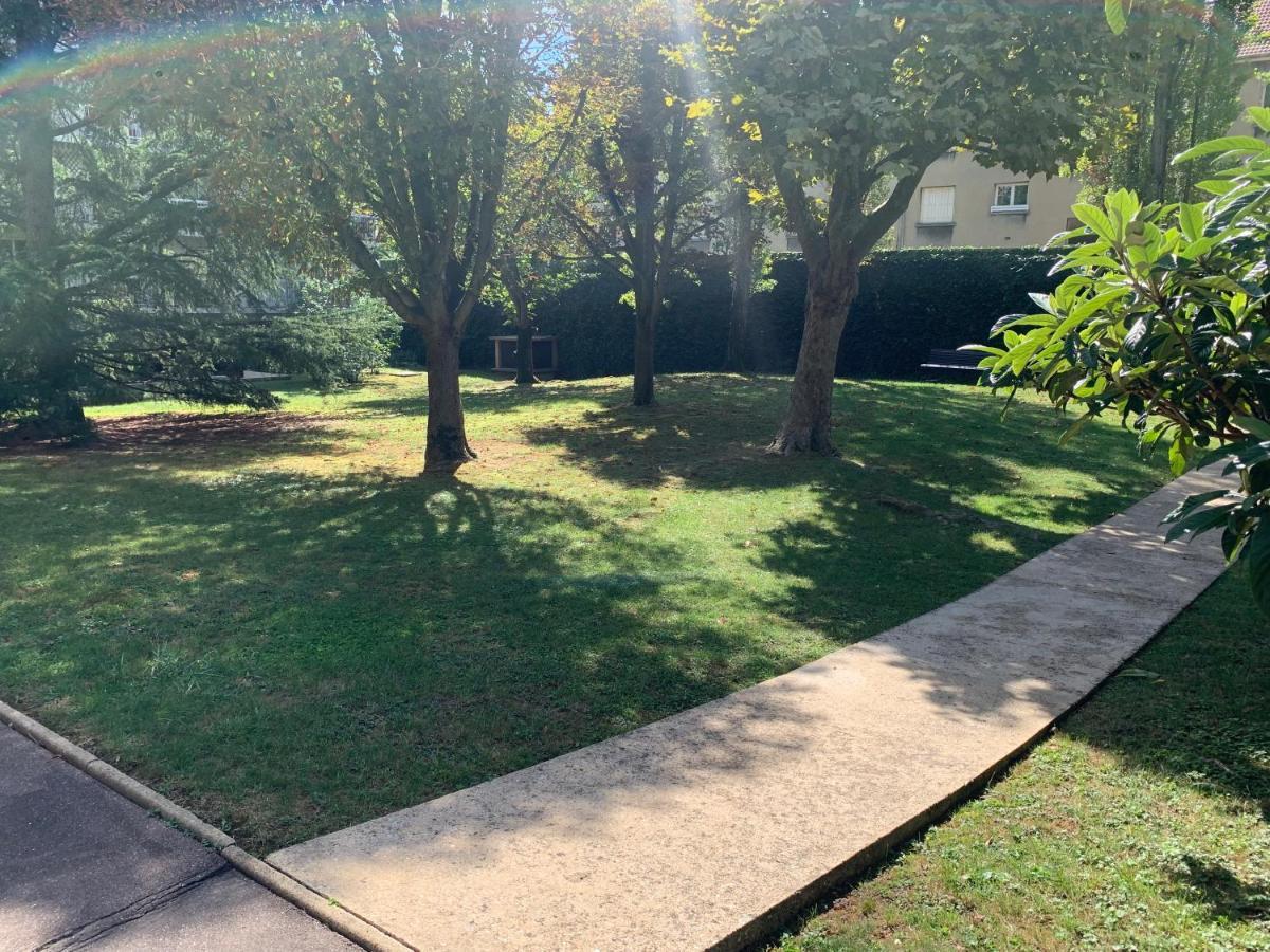 Lovely Studio Saint Jean Cachan, 20 Minutes From Luxembourg Gardens On Rer B And 350 M From Bagneux Rer B Appartement Buitenkant foto